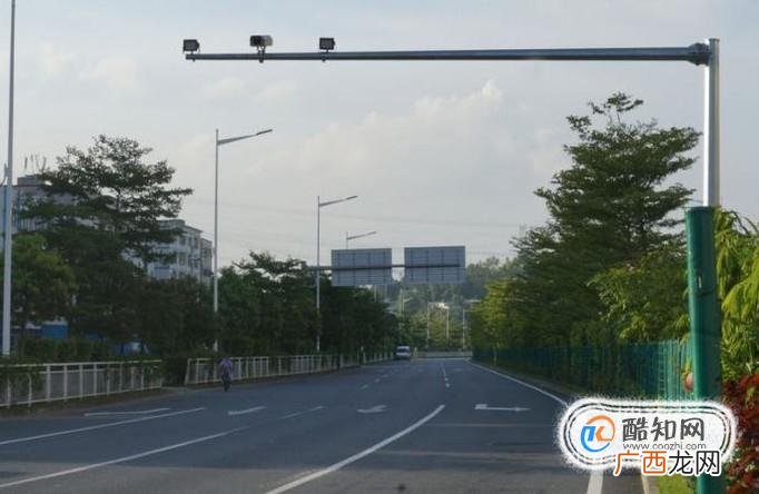 电子警察是如何抓拍闯红灯等违法行为的