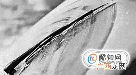 汽车被冻应该怎样除冰？