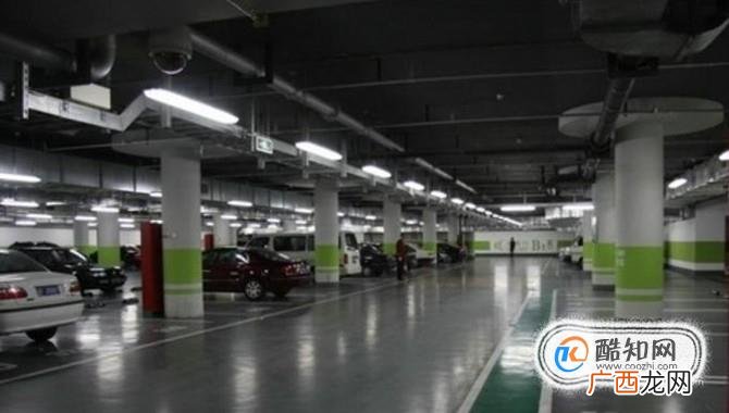 雪后降温，挡风玻璃、雨刮器被冻住怎么办？