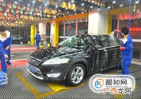 养一辆10万的车一年要花多少钱？