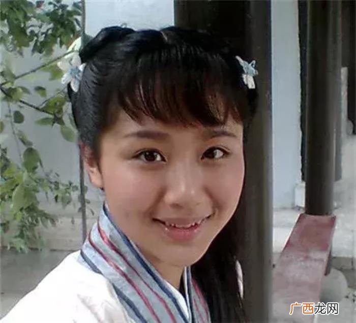 李宇春女孩，李宇春曾是个输着两条辫子的小女孩