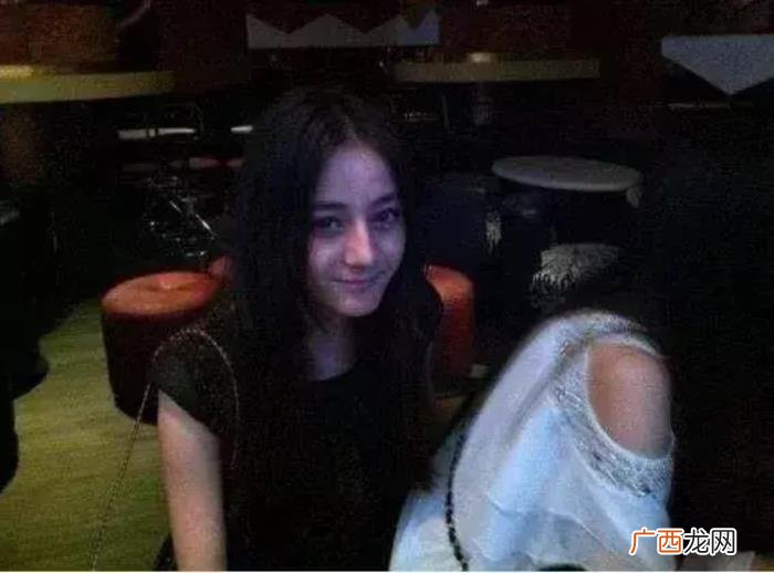 李宇春女孩，李宇春曾是个输着两条辫子的小女孩