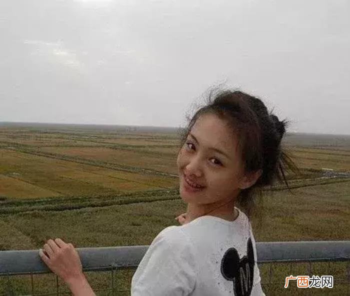 李宇春女孩，李宇春曾是个输着两条辫子的小女孩