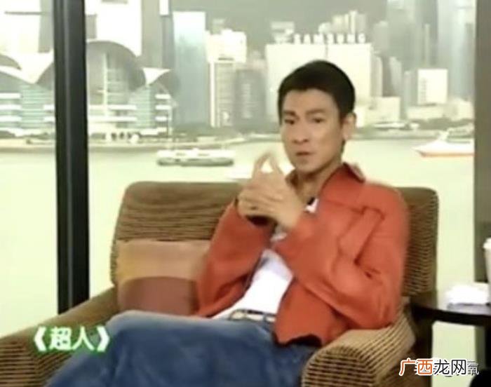 蔡徐坤张杰，欧阳娜娜和蔡徐坤看张杰演唱会被拍疑似恋爱