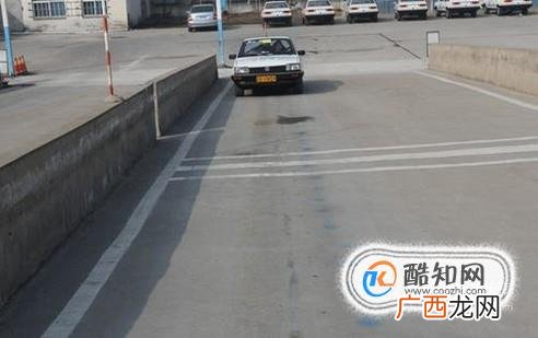 怎样靠边停车?