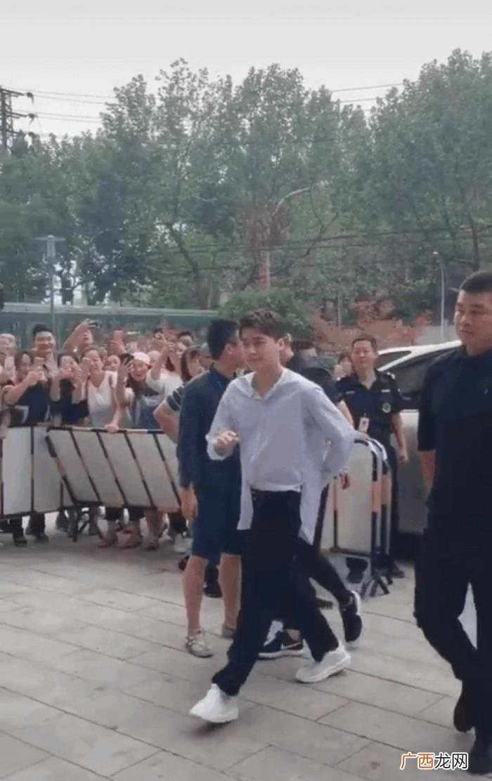 李易峰张翰，李易峰是要模仿张翰的霸道总裁路线