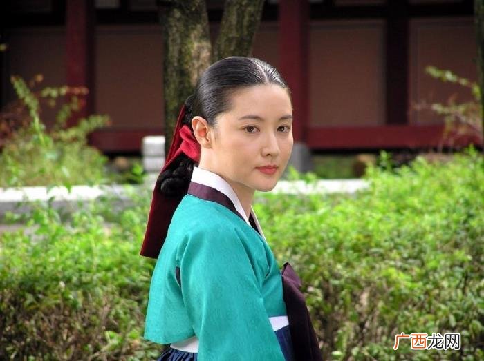 李嘉欣撞脸，李英爱旧照撞脸李嘉欣现照被短发宋祖儿撞