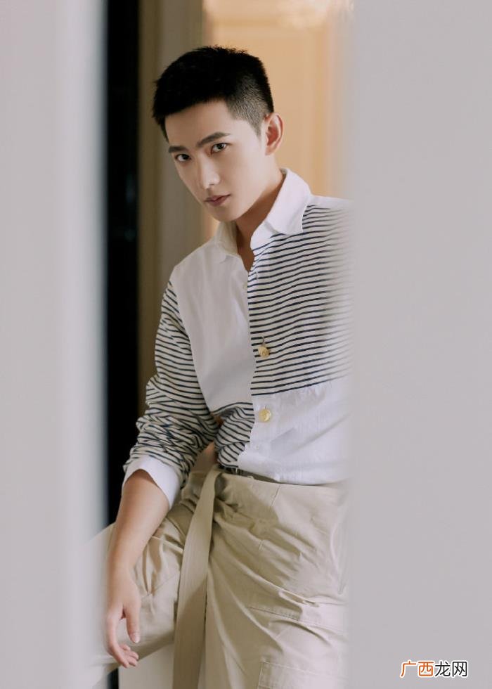 杨洋热度榜，杨洋占据本周品牌合作热度榜top1