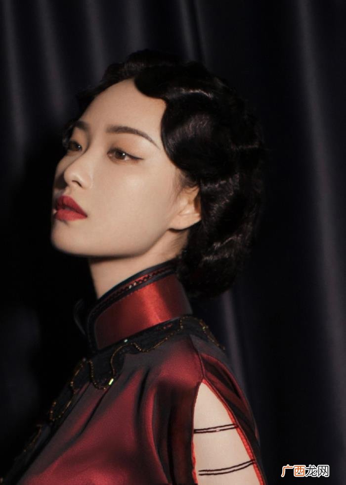 倪妮的话剧，第一次当话剧女主角的倪妮再次...