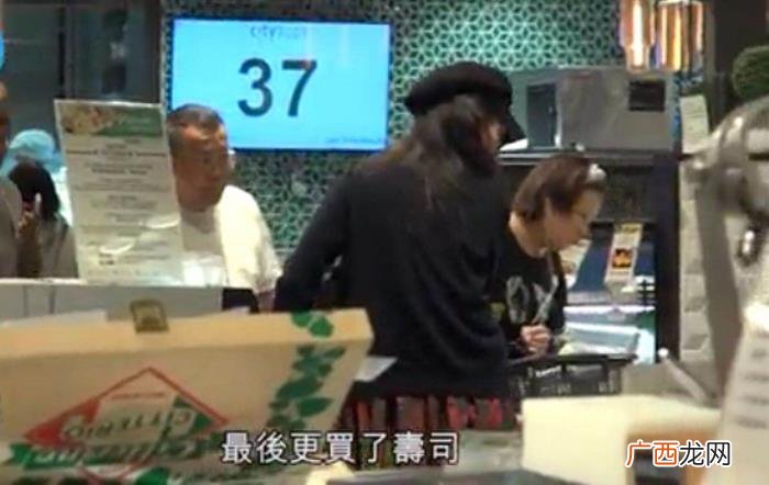 曾志伟助理，曾志伟被曝与女助理举止亲密买菜回家