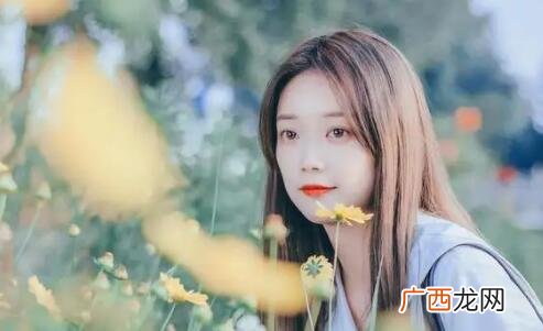 二十出头才情窦初开的女生该怎么追?