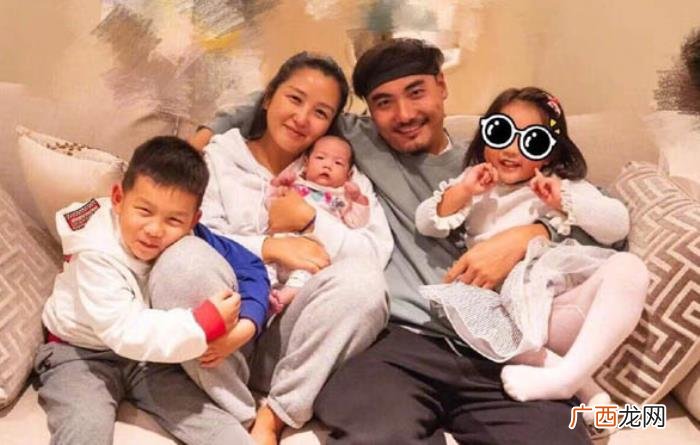 张靓颖何洁，周笔畅捧场为何李宇春张靓颖何洁缺席