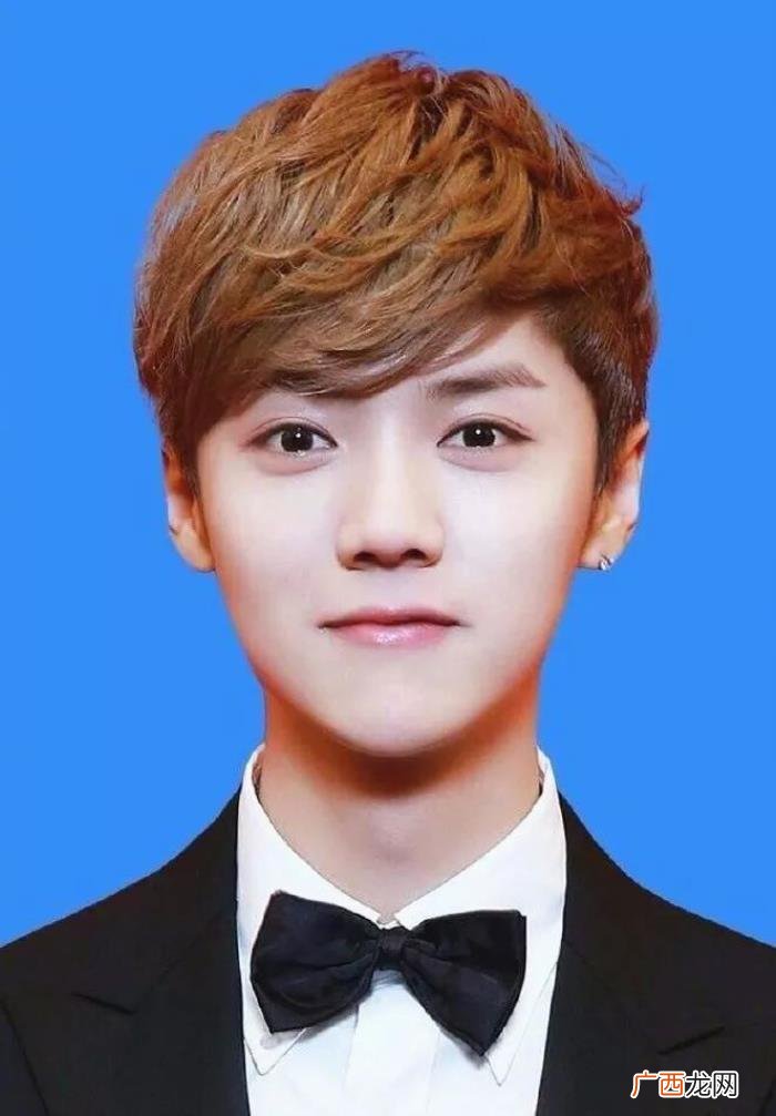 李易峰证件，李易峰鹿晗杨洋易烊千玺的证件照都这么帅