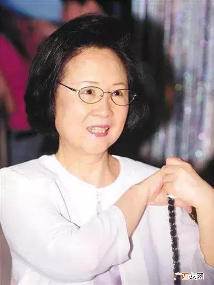 作家的笔名，盘点14位著名作家笔名的由来--琼瑶笔名来自