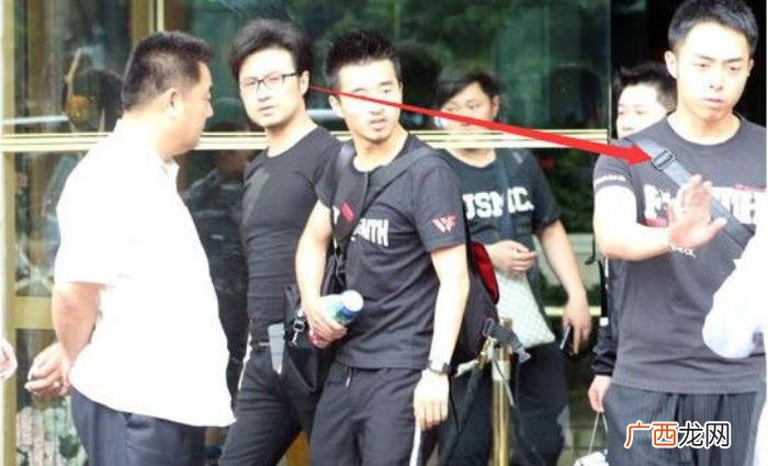 汪峰周杰伦，周杰伦不和汪峰坐在一起是怕好声音停播