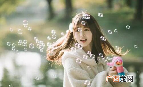 女生主动和你聊这三个话题，摆明是想你追她