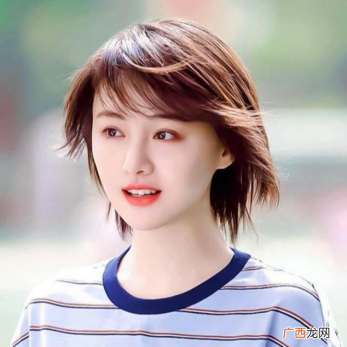 恋爱发型女，这四种风格的发型让你拥有恋爱般的感觉