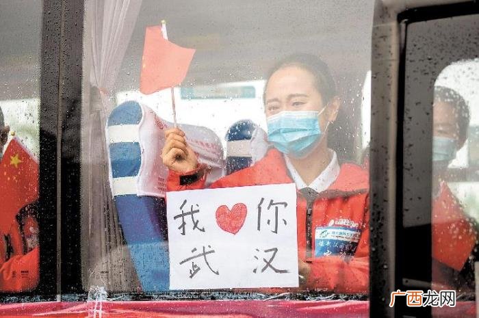 女孩王俊凯，14岁女孩负气离家想来重庆找王俊凯
