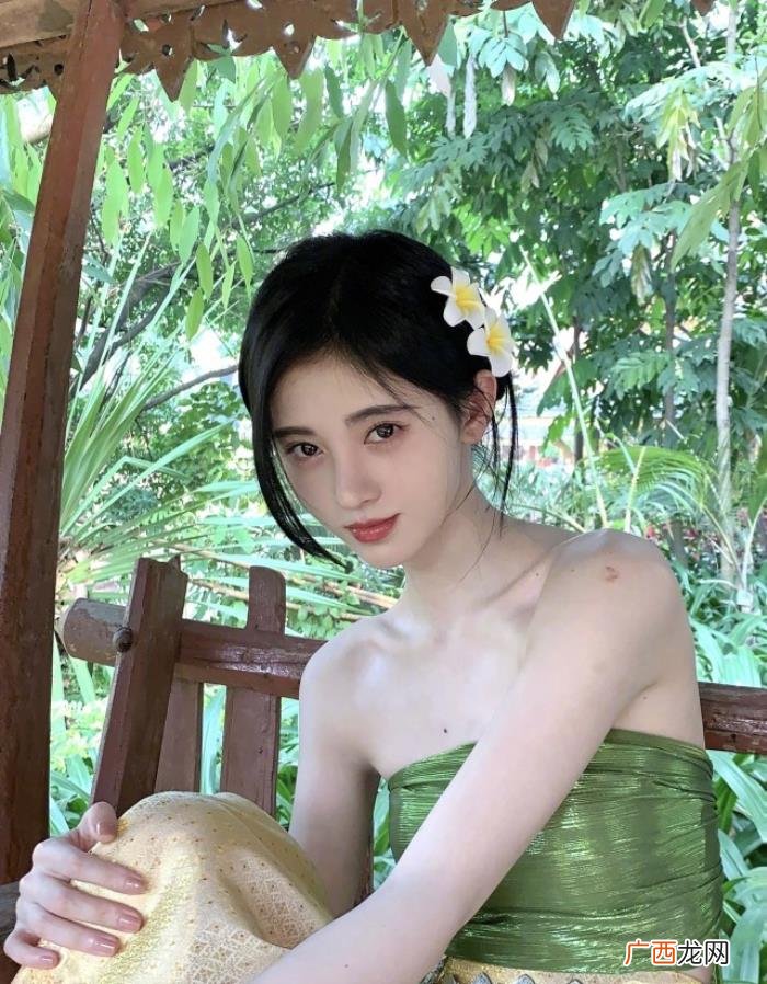 鞠婧祎鼻子，看脸博主直言鞠婧祎的鼻子又整了但很失败