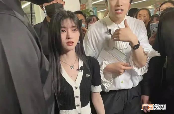 鞠婧祎鼻子，看脸博主直言鞠婧祎的鼻子又整了但很失败