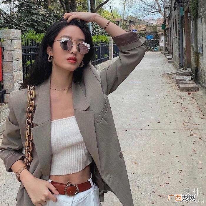 杨采钰高级，杨采钰的法式高级感到底是一种什么感