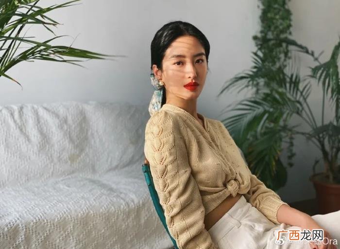 杨采钰高级，杨采钰的法式高级感到底是一种什么感