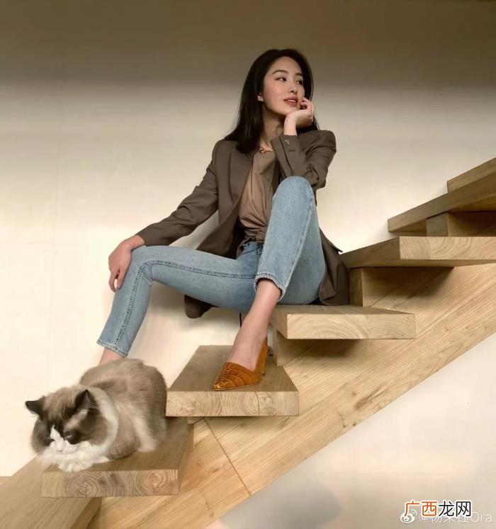 杨采钰高级，杨采钰的法式高级感到底是一种什么感