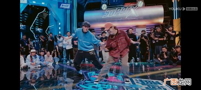 王一博锁舞，张艺兴王一博以锁舞battle定胜负