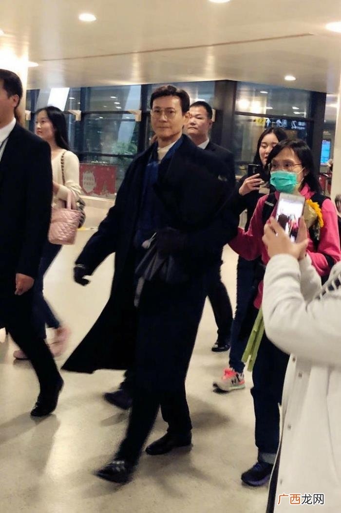 郑少秋不老，72岁不老男神郑少秋连唱带跳演绎金曲又演古装剧