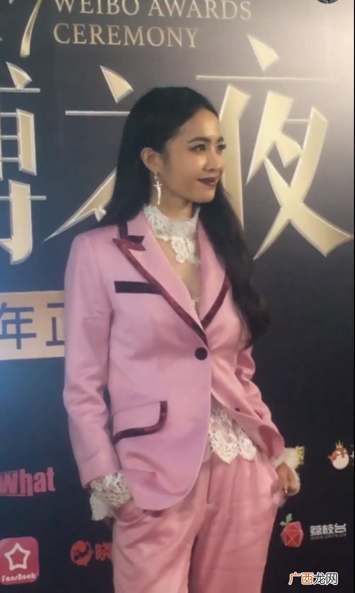 蔡依林微博，蔡依林光是一个微博之夜就换了三套衣服