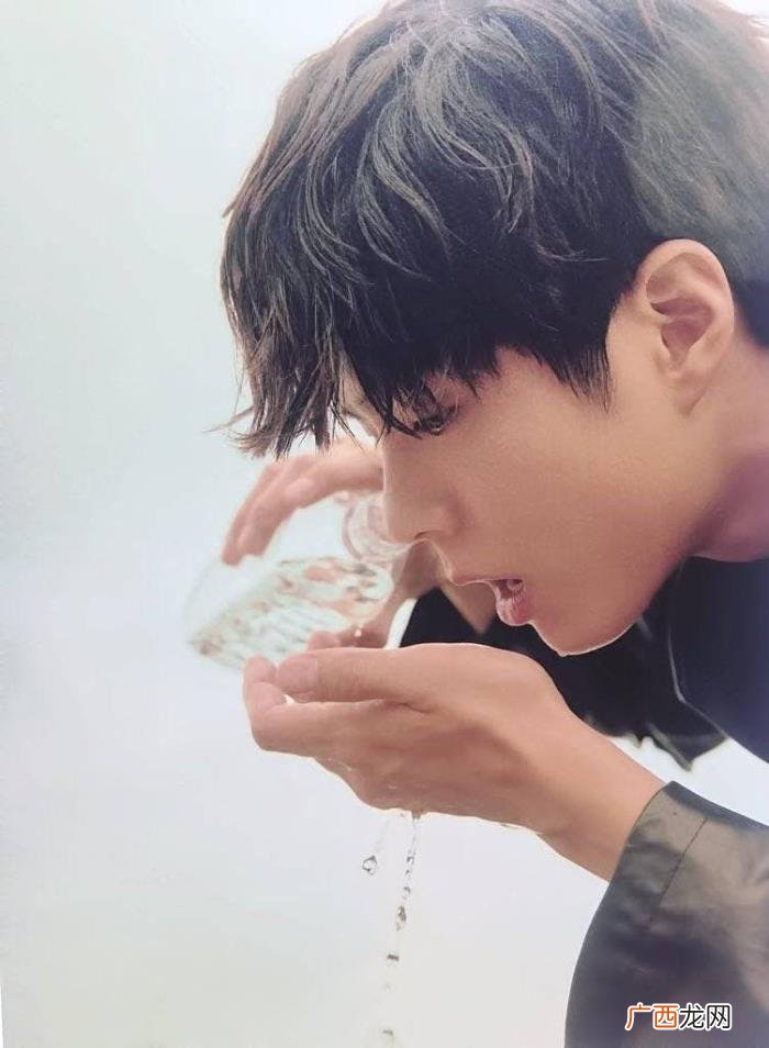 朴宝剑照片,朴宝剑2020年历写真隐藏版照片公开