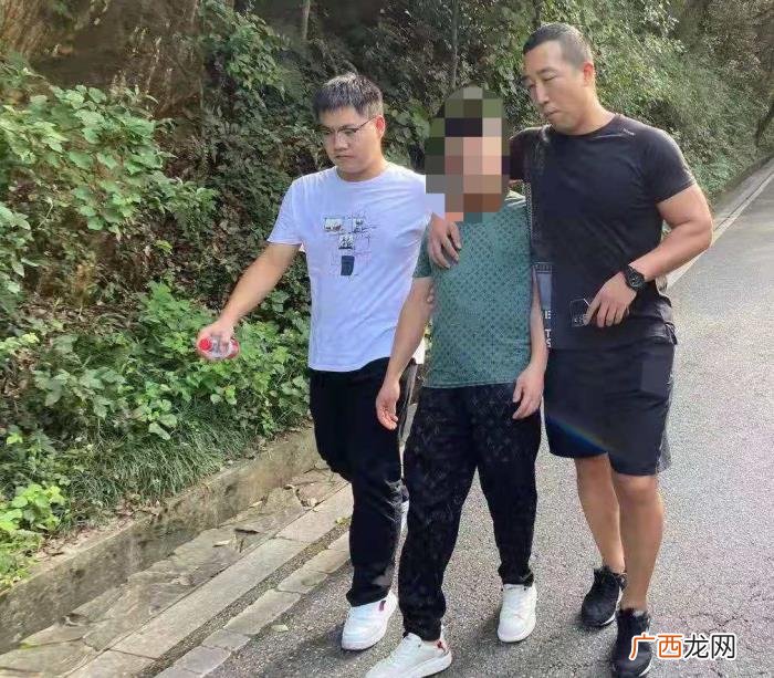 长沙岳麓山，长沙这几位民辅警爬岳麓山竟偶遇嫌疑人