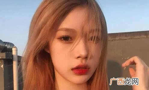 我喜欢的女生说我傻是什么意思？该怎么回复