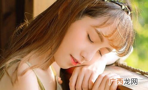 我喜欢的女生说我傻是什么意思？该怎么回复