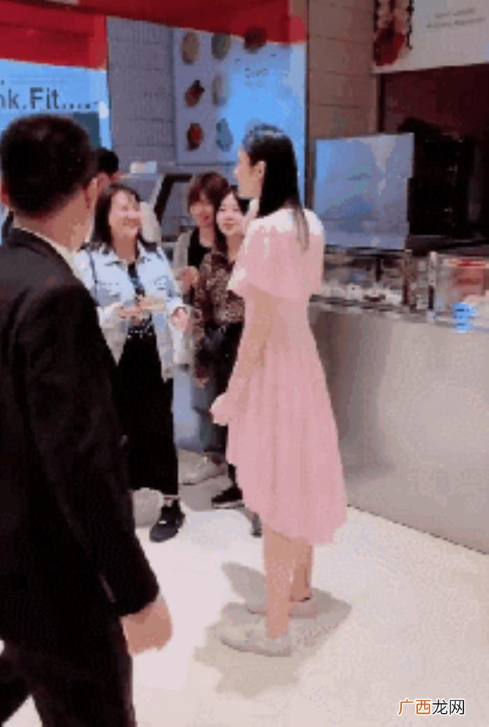 奚梦瑶老公，奚梦瑶老公这甜蜜黏人小奶狗人设是不是太刻意了