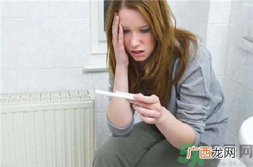 验孕棒和验孕试纸哪个好?验孕棒和验孕试纸哪个更准?