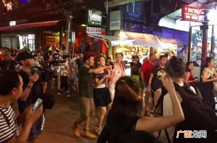容祖儿国外，携手容祖儿现身泰国街头被国外粉丝围观