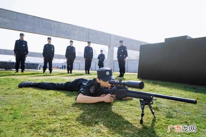 白敬亭男友，马思纯小5岁新男友白敬亭爆上热搜