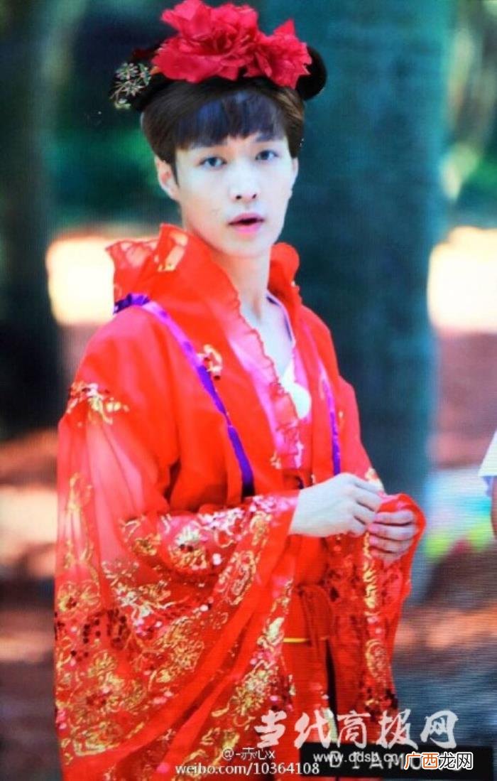 张艺兴女装，张艺兴扮女装红裙飘飘极限六仙女...
