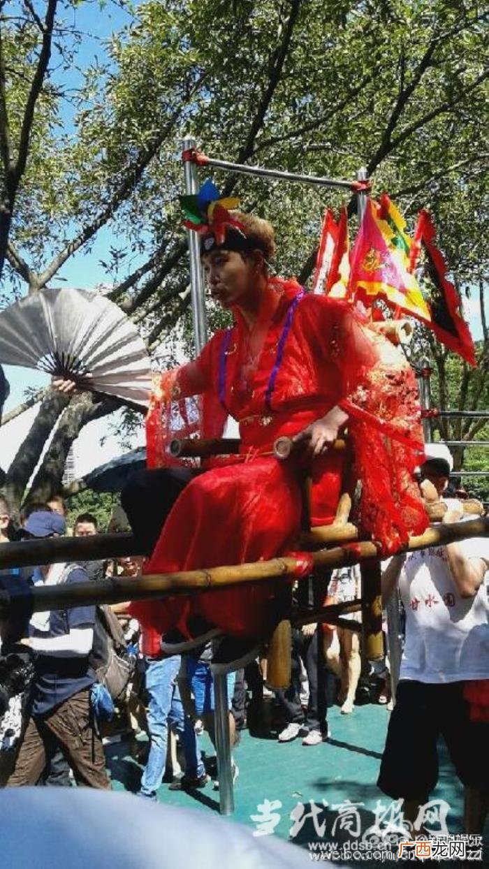 张艺兴女装，张艺兴扮女装红裙飘飘极限六仙女...