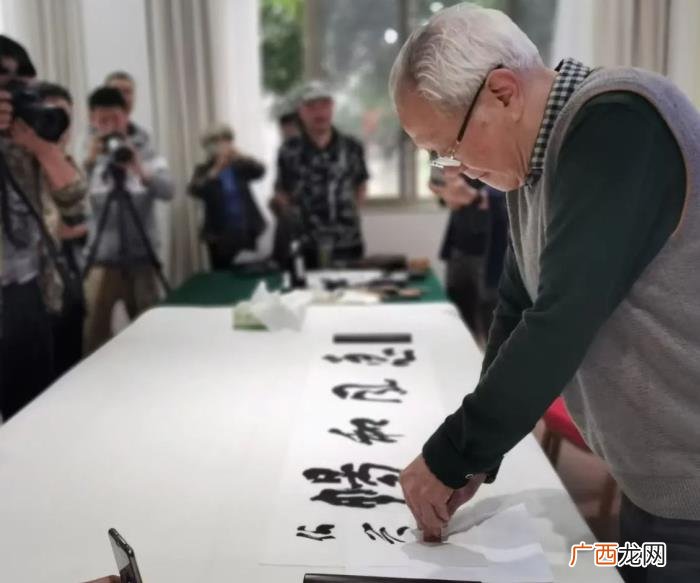 六届兰亭奖，78岁的他凭借8个大字夺得第六届兰亭奖铜奖
