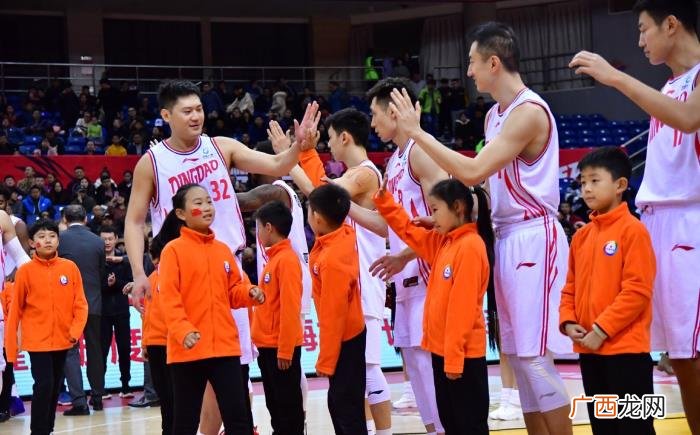 青岛王庆明，王庆明--青岛男篮倚重的空间型四号位
