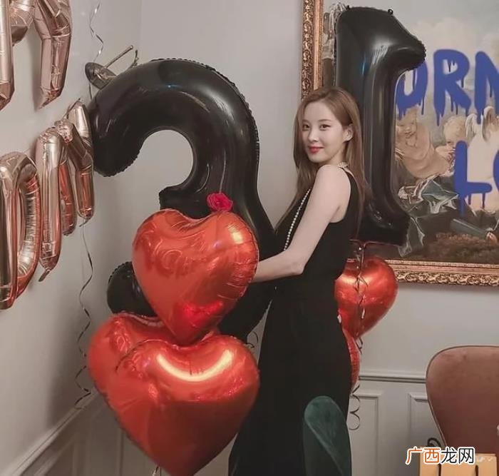 黄美英生日，齐聚一堂庆祝黄美英生日暨出道13周年纪念日