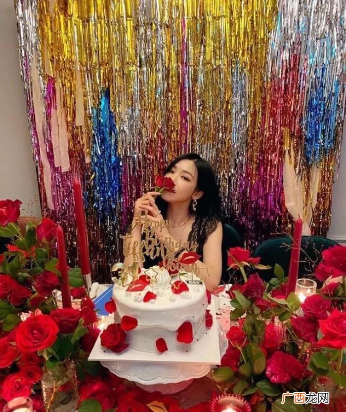 黄美英生日，齐聚一堂庆祝黄美英生日暨出道13周年纪念日