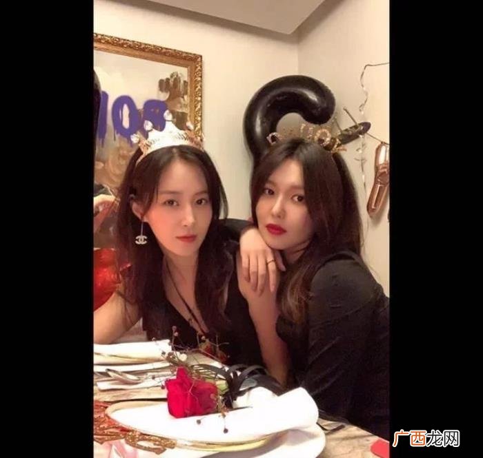 黄美英生日，齐聚一堂庆祝黄美英生日暨出道13周年纪念日