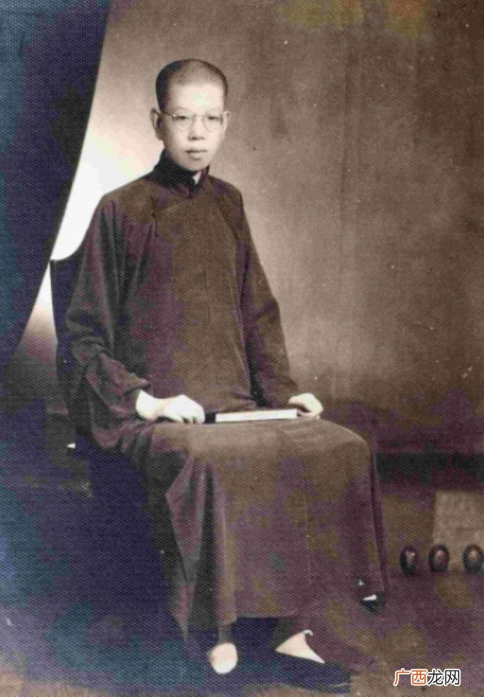 长衫套马褂，马褂长衫为什么是民国男神们的标配