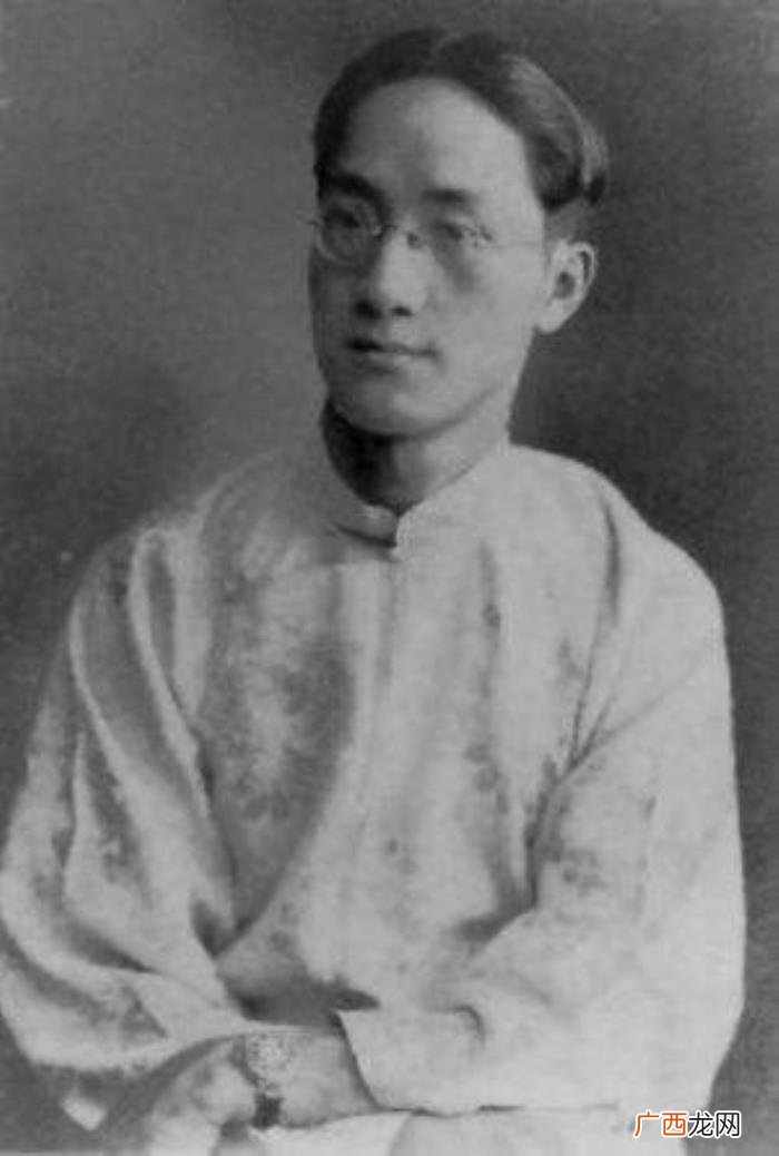 长衫套马褂，马褂长衫为什么是民国男神们的标配