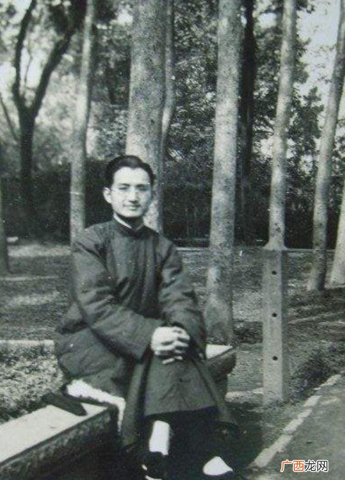 长衫套马褂，马褂长衫为什么是民国男神们的标配