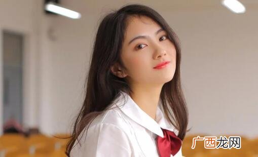女生主动发照片该怎么评论显得高情商?