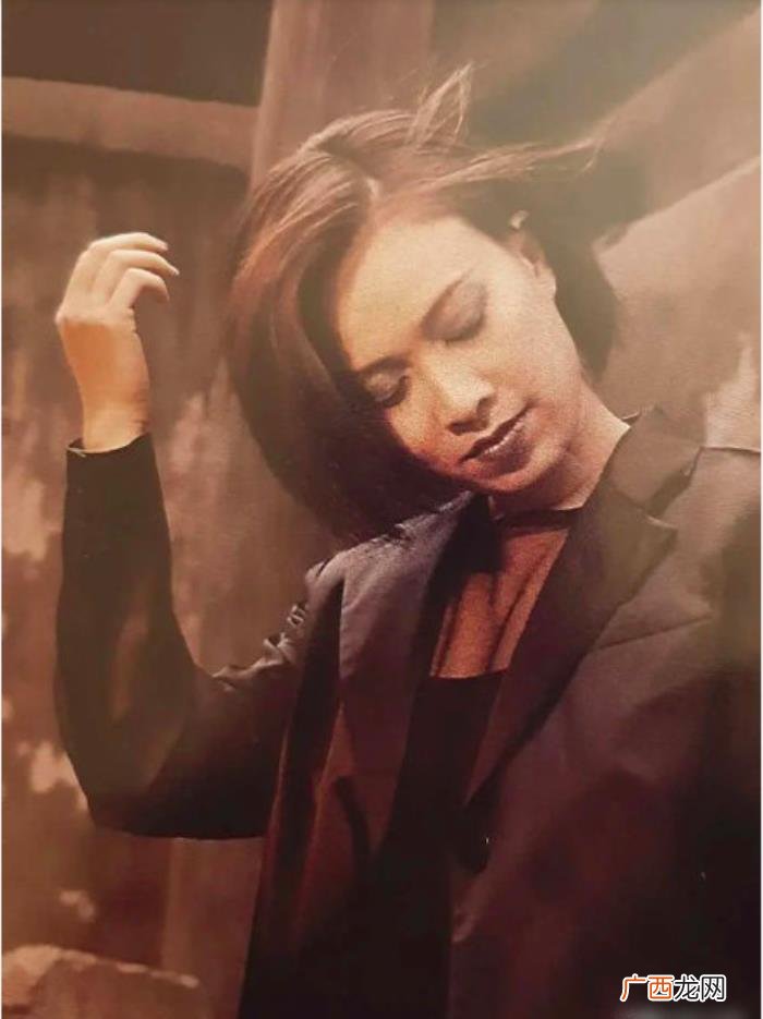 那英是天后，年轻时候的天后那英也是一枚小甜妹啊